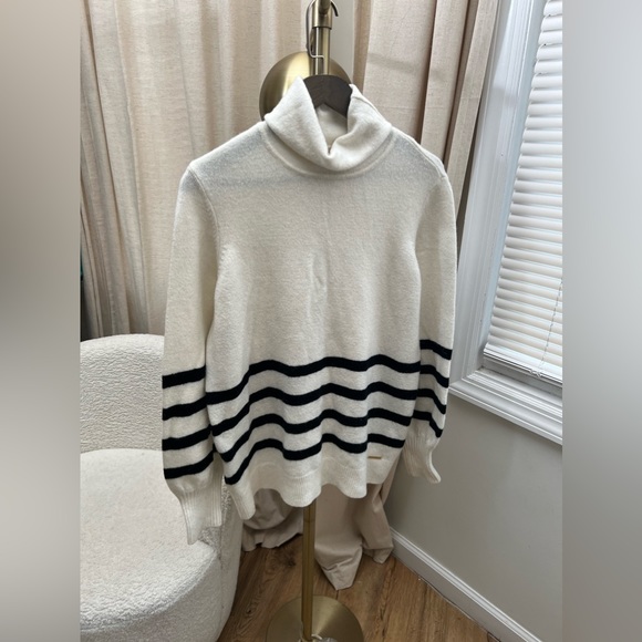 MICHAEL Michael Kors Sweaters - Michael Kors Turle Neck Sweater | Large